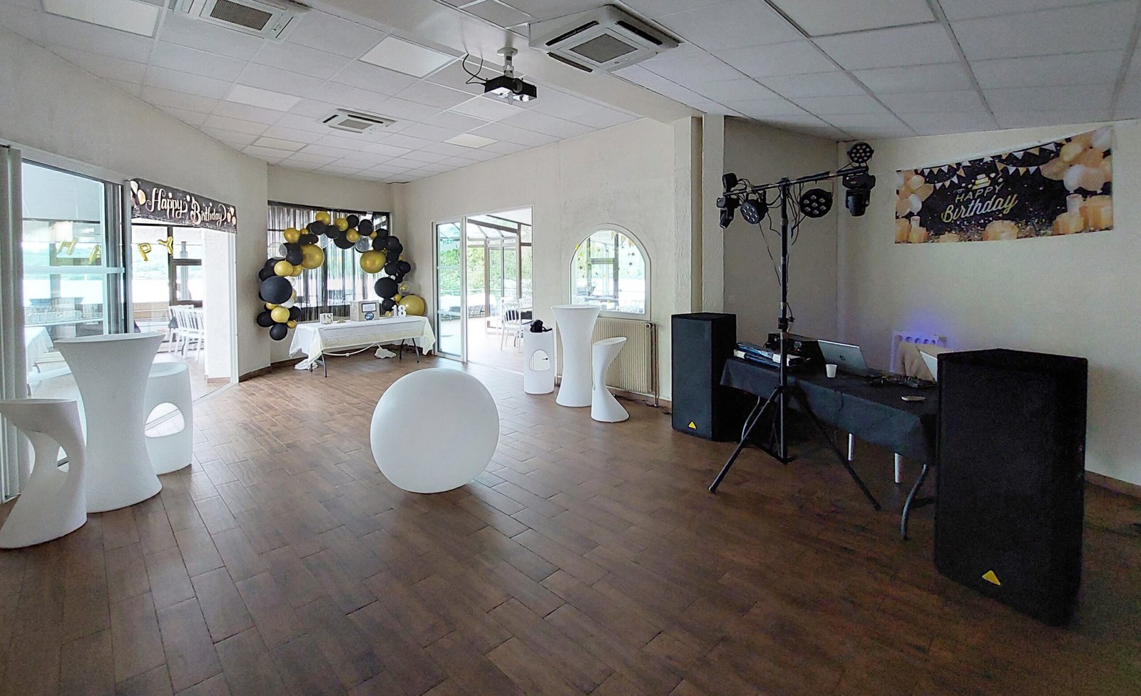 Salle du Grand Lac